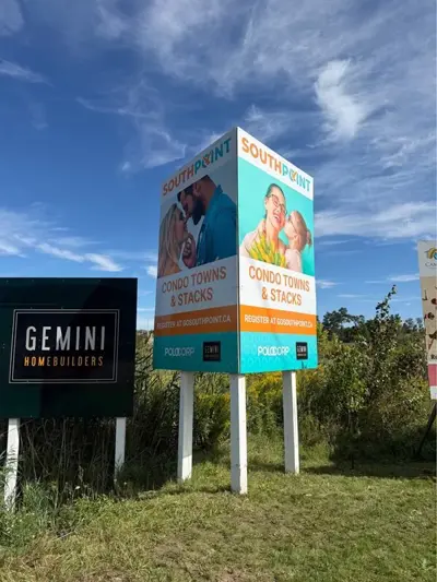 Yard and Lawn Signs Photo
